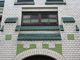 Salzmannbau-Fassade zur Fabrikstraße hin
