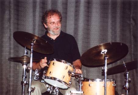 Peter Weiss am Schlagzeug